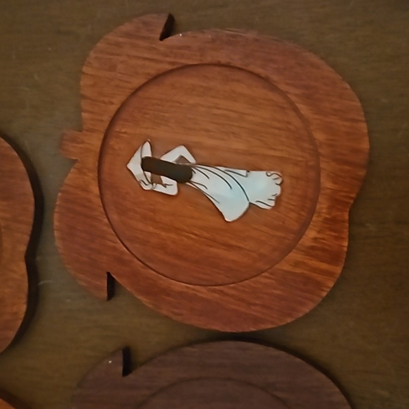 Vintage 1960s Set of Six Mother of Pearl Japanese Lady Floral Coaster Set - Picture 4 of 15